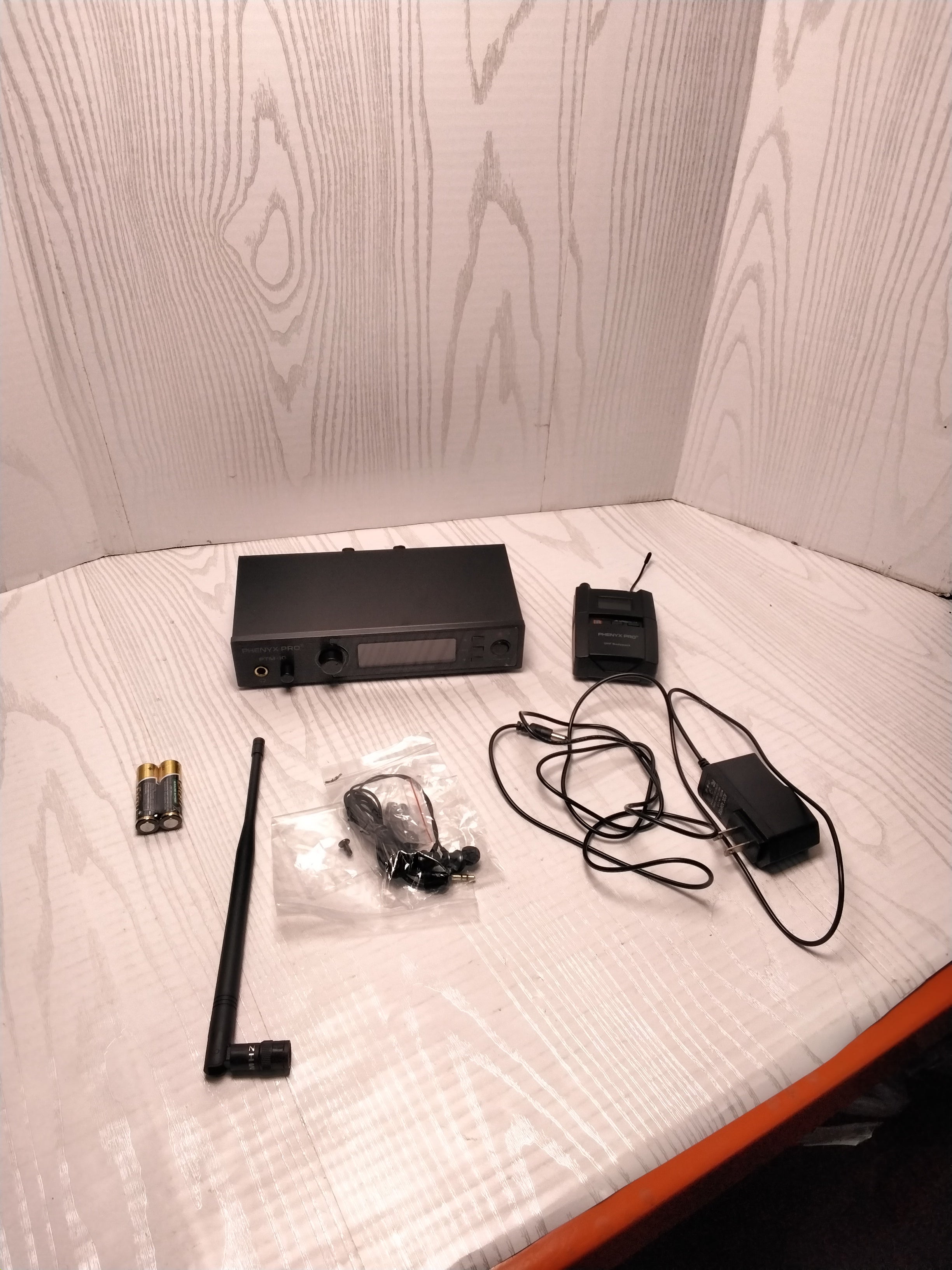 Phenyx Pro UHF Stereo Wireless in Ear Monitor System, 160 ft. Operation, PTM-10 (7883928699118)